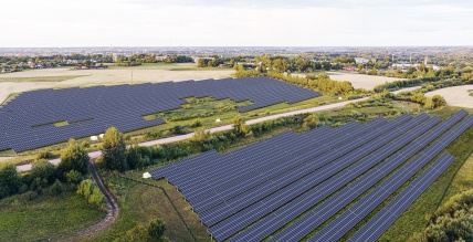 Swedbank izsniegusi 5 miljonu eiro aizdevumu Latvijā lielākās saules elektrostacijas izveidei