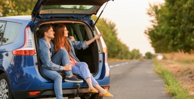 Pieprasījums pēc jauniem auto Latvijā pieaudzis par 35%; elektroauto sašūpo kā jaunu, tā lietotu automašīnu tirgu