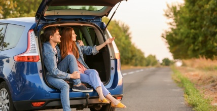 Pieprasījums pēc jauniem auto Latvijā pieaudzis par 35%; elektroauto sašūpo kā jaunu, tā lietotu automašīnu tirgu