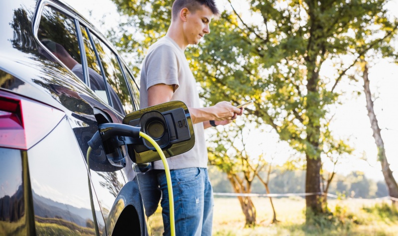 Elektroauto Latvijā: pieprasījums turpina augt līdz ar valsts atbalstu un plašāku tirgus piedāvājumu 