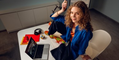 Jaunie uzņēmēji prezentē biznesa idejas: sācies balsojums par konkursa “Biznesa skices” finālistiem