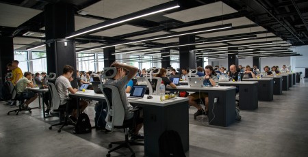 Bezdarbs nedaudz pieaug, darba tirgus joprojām stabils 