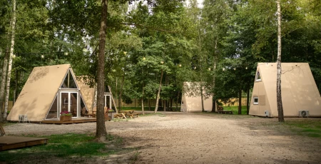 “Heaven Glamping” – jauna glempinga pilsētiņa Liepājā, pie Baltijas jūras
