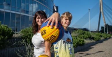 Basketbols kā dzīves skola: trīs stāsti par jauniešiem un viņu pieredzi
