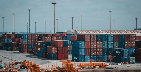 Eksporta izaugsmes groži re-eksporta rokās