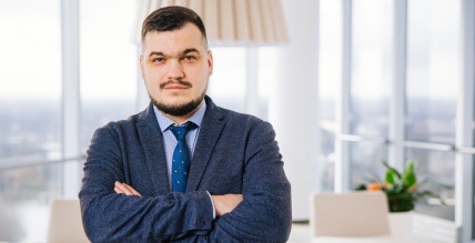 Elektroauto izrāviens Latvijā: tirgus loģika vai valsts atbalsta efekts?