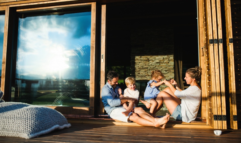 Šogad ar Swedbank finansējumu pie jauna mājokļa kādā no Latvijas reģioniem tikušas jau 1000 ģimenes