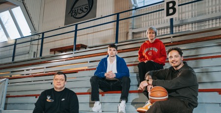 Raidījums “Pāri Grozam” – basketbola stāsti, kas sniedzas pāri grozam