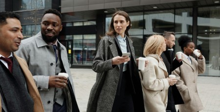 Divas realitātes, viena darba vide: kā dažādību uztver darbinieki un darba devēji?