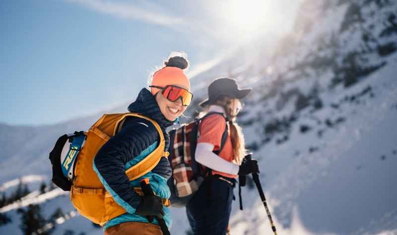 Skolēnu brīvlaiks kalnos: kā sagatavoties slēpošanas braucienam un ceļot drošāk