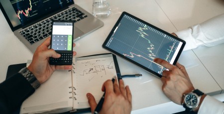 Ko ņemt vērā, ja apsver ieguldīšanu ETF?