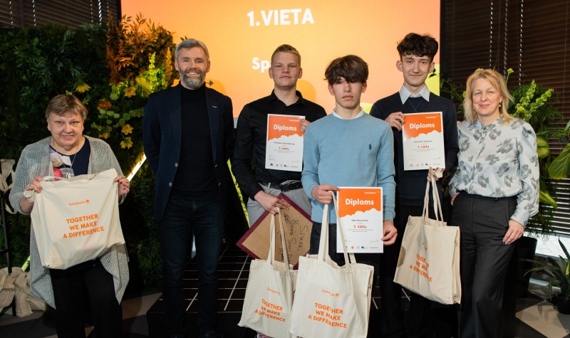 Kā ideja deva otro dzīvi kalendāriem un drosmi pirmajam biznesam: jauniešu uzņēmuma “Spark” pieredze