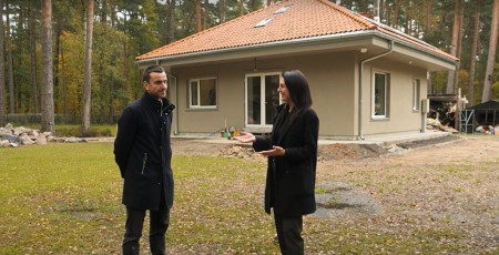 Dot otro elpu mājoklim ar vēsturi: ģimenes &quot;meža mājiņas&quot; renovācija Jūrmalā (VIDEO)