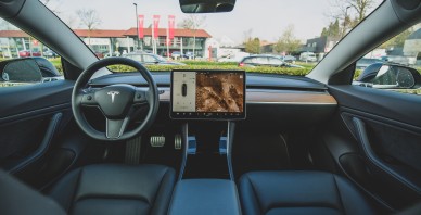 Augustā rekordliels elektroauto darījumu skaits; izvēlē dominē Tesla