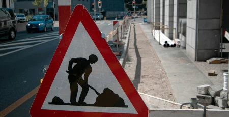 Bezdarbs audzis, bet nākotnē atkal bažas par darbaspēka trūkumu