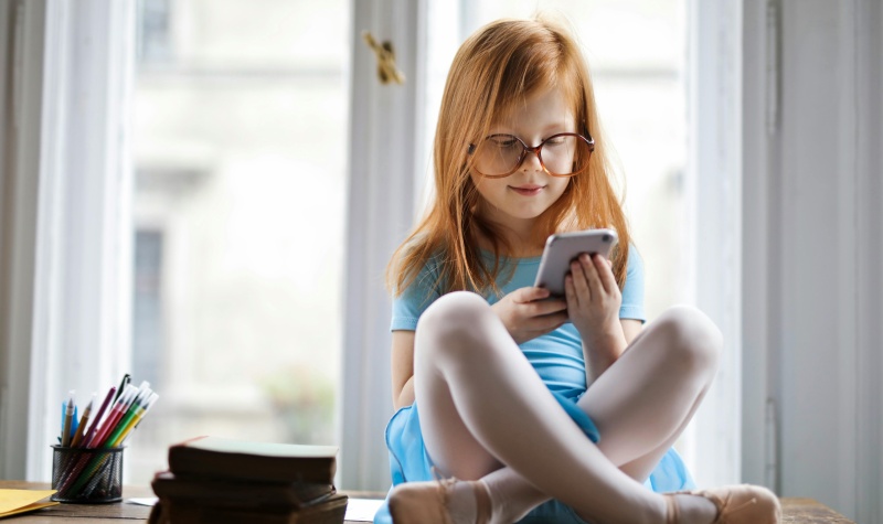 Bērni un jaunieši kļūst arvien aktīvāki uzkrājumu veidotāji: cik viņi var sakrāt?