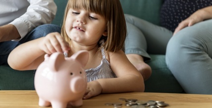 Kā iemācīt bērnam krāt naudu?