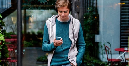 Vai 18 gados pusaudzim jāsāk pelnīt pašam?