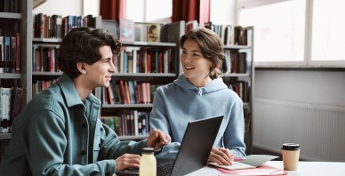 Swedbank aptauja: jauniešus no investīcijām attur zināšanu un finanšu trūkums