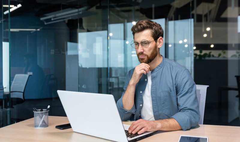 Ekonomika 2025. gadā augusi straujāk nekā iepriekš gaidīts