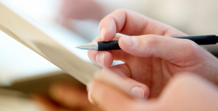 Dokumentu atvasinājumu kopumu apliecina ar vienu parakstu