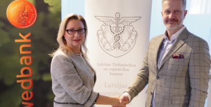 Swedbank un LTRK vienojas par sadarbības veicināšanu ar Latvijas reģionu uzņēmējiem 