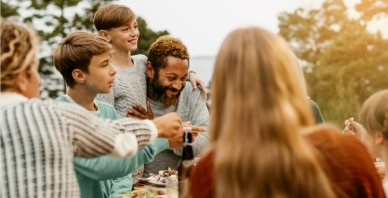 Vai jāpagarina atvaļinājums par tām svētku dienām, kas iekrīt brīvdienās?
