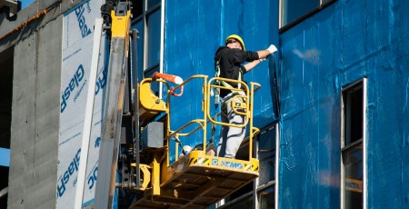 Lai saņemtu finansējumu daudzdzīvokļu dzīvojamo ēku atjaunošanai vairs nevajadzēs veidot biedrību